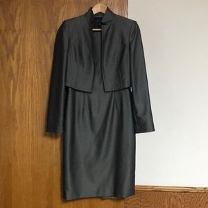 Anne Klein size 2 shimmer gray stitched lined dress suit with jacket.